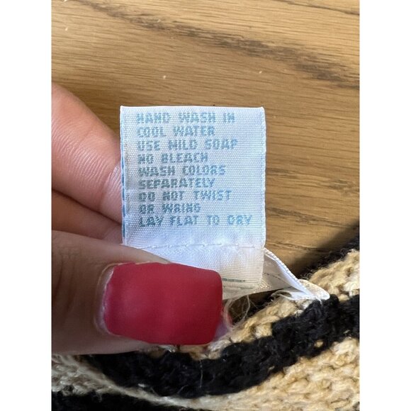 Jamie Scott Women's Sweater Vest Size Medium  Knit Buttons Winter Modern City - Picture 9 of 9